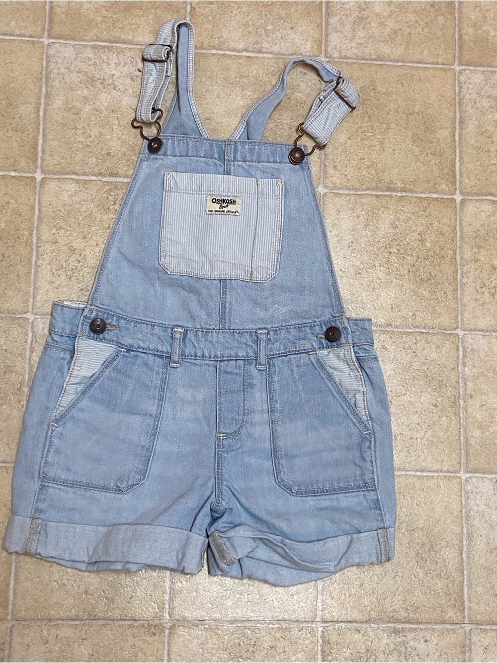 Oshkosh B’gosh Light Wash Denim Short Overalls with Bib Pocket Size 7